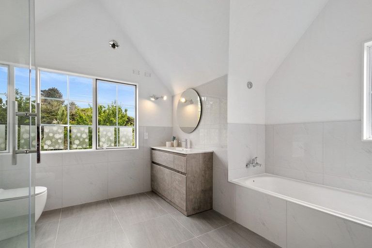 Photo of property in 10/199 Birdwood Road, Massey, Auckland, 0614