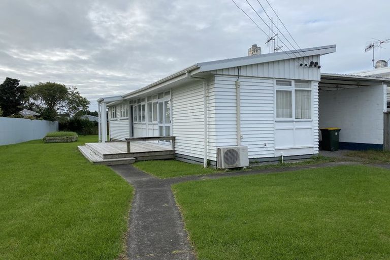 Photo of property in 13 Temuera Street, Otaki, 5512