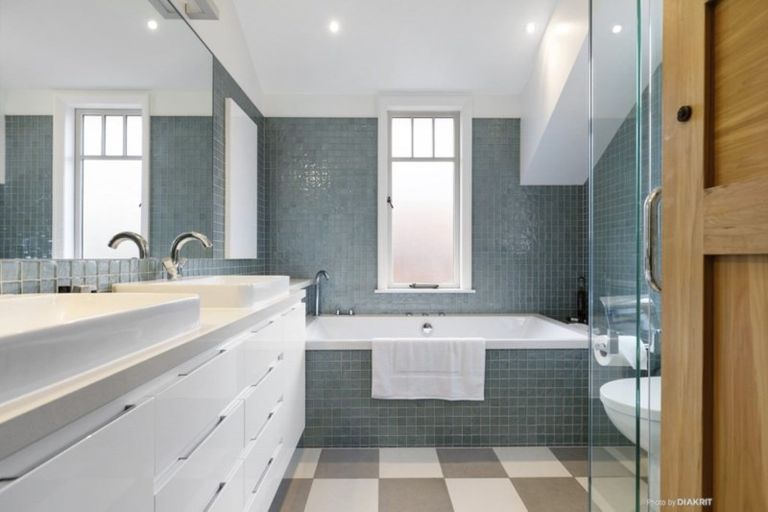 Photo of property in 49 Homewood Avenue, Karori, Wellington, 6012