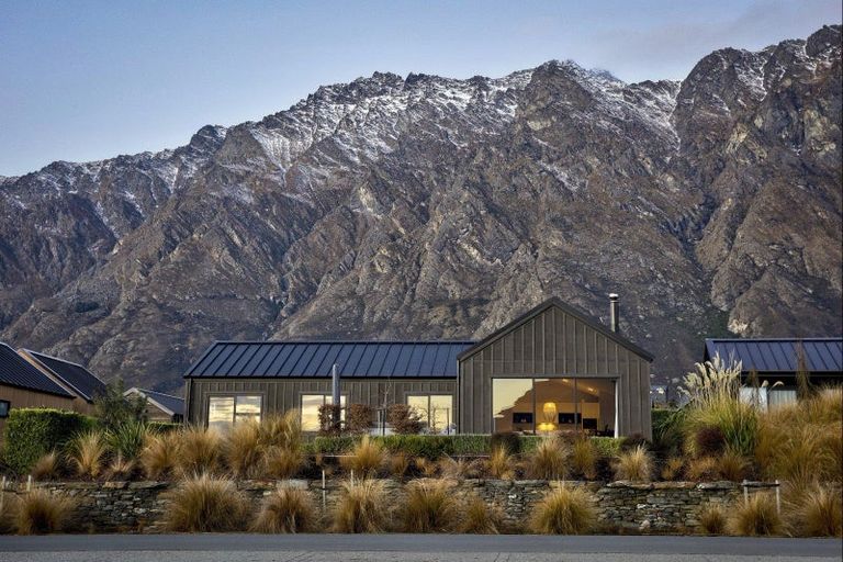 Photo of property in 17 Mcadam Drive, Jacks Point, Queenstown, 9371