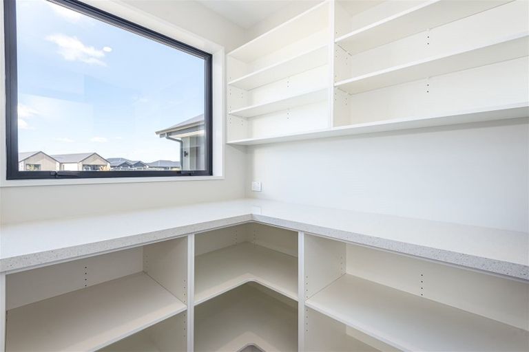 Photo of property in 8 Angus Place, Rangiora, 7400