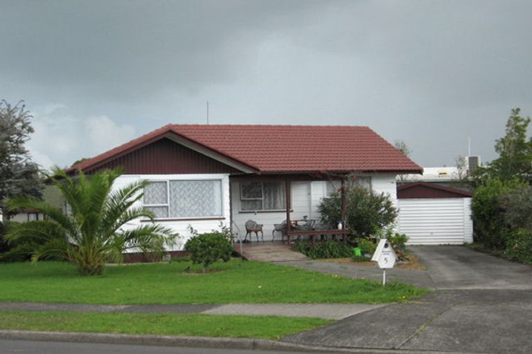 Photo of property in 5 Tyndrum Place, Highland Park, Auckland, 2010