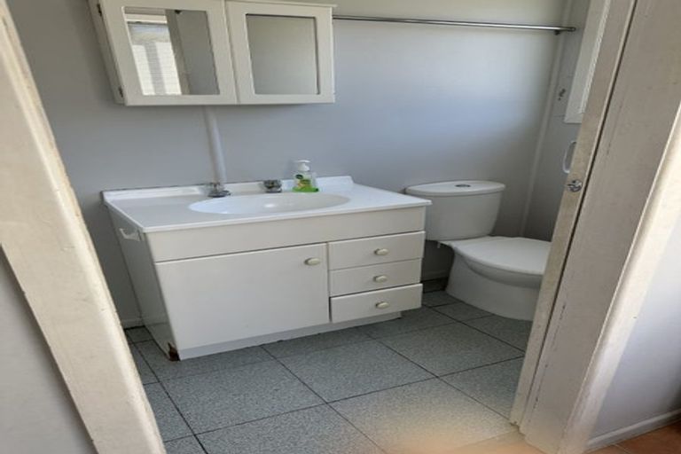 Photo of property in 1 First Avenue, Urenui, 4377