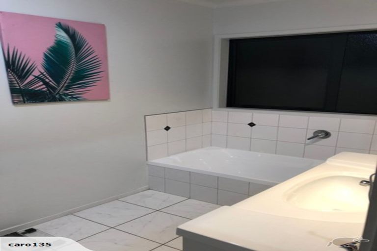 Photo of property in 19 Grabella Place, Papamoa Beach, Papamoa, 3118