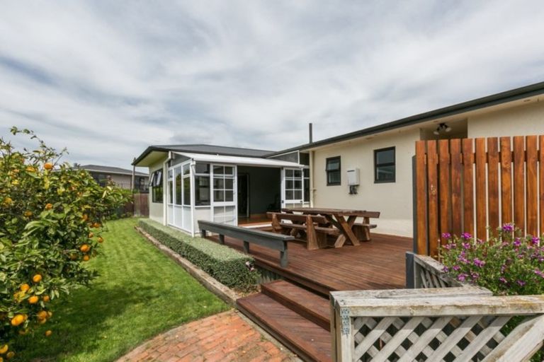 Photo of property in 207 Caroline Place, Mayfair, Hastings, 4122