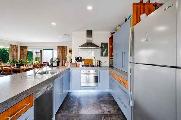 Photo of property in 2 Parkvue Drive, Bell Block, New Plymouth, 4312