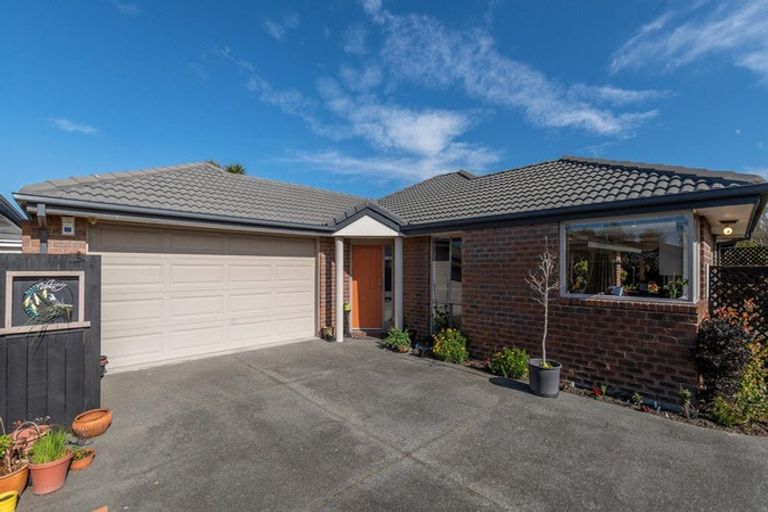 Photo of property in 102a Prestons Road, Redwood, Christchurch, 8051