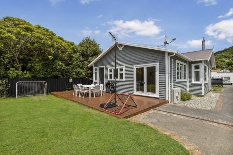 Photo of property in 32 Chamberlain Road, Karori, Wellington, 6012