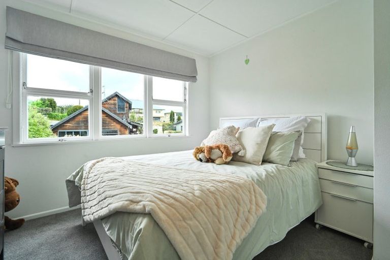 Photo of property in 11 Busby Hill, Havelock North, 4130