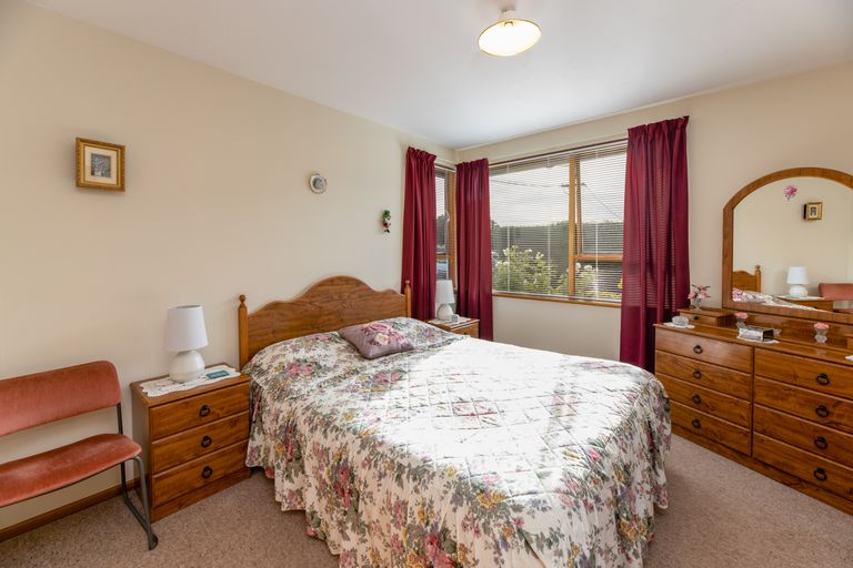 Photo of property in 1/113 Middlepark Road, Sockburn, Christchurch, 8042