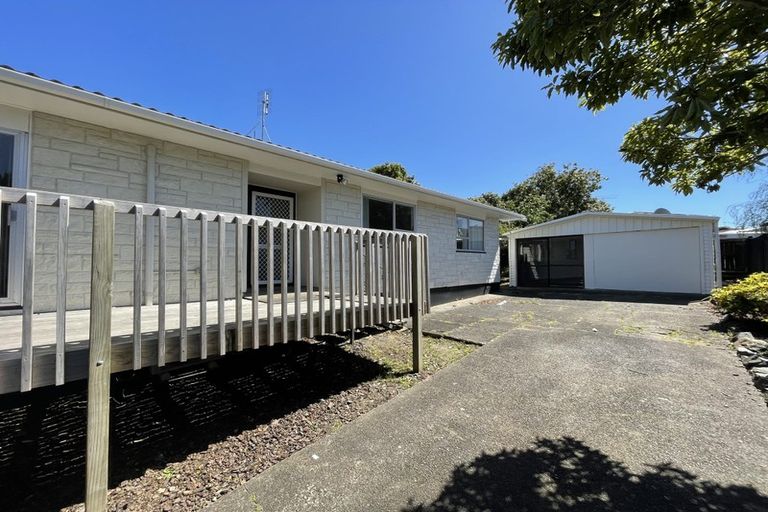 Photo of property in 9 Innismara Avenue, Wattle Downs, Auckland, 2103