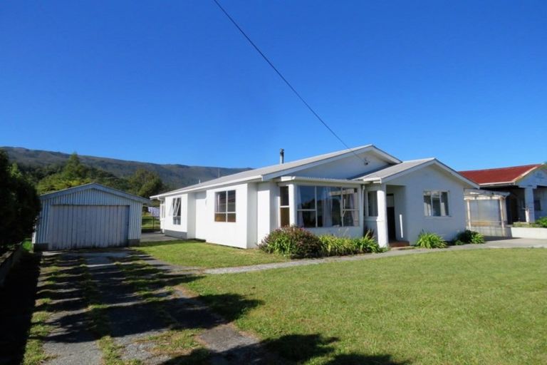 Photo of property in 42 Mcgill Street, Waimangaroa, Westport, 7891