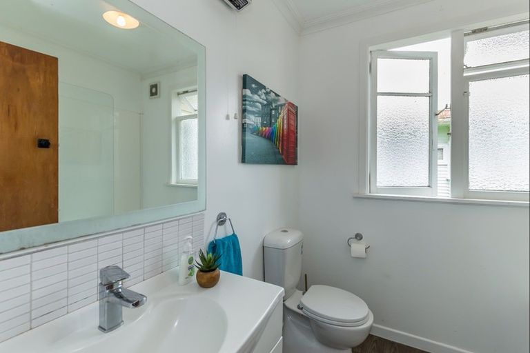 Photo of property in 9 Hannan Street, Levin, 5510