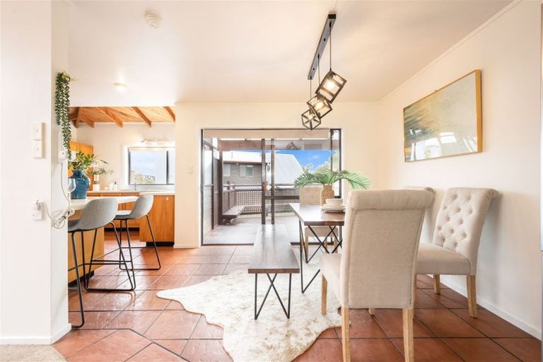 Photo of property in 17 Unsworth Drive, Unsworth Heights, Auckland, 0632