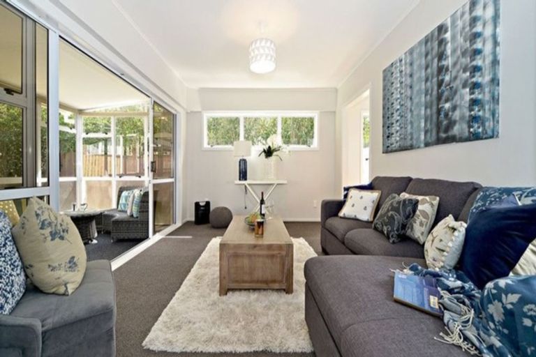 Photo of property in 12 Barnard Place, Manurewa East, Auckland, 2102