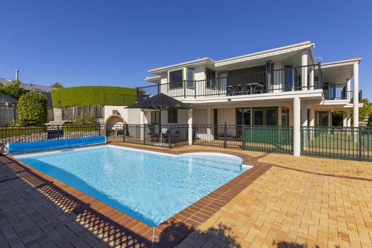 Photo of property in 2/70 Harvey Street, Waipahihi, Taupo, 3330