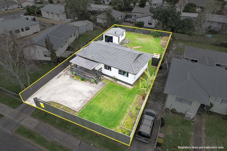 Photo of property in 6 Stoll Place, Clendon Park, Auckland, 2103