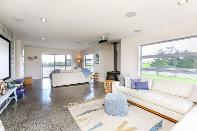 Photo of property in 1375 Carrington Road, Hurworth, New Plymouth, 4371