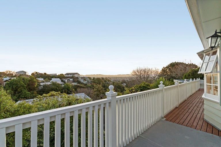 Photo of property in 77 Valley Road, Cashmere, Christchurch, 8022