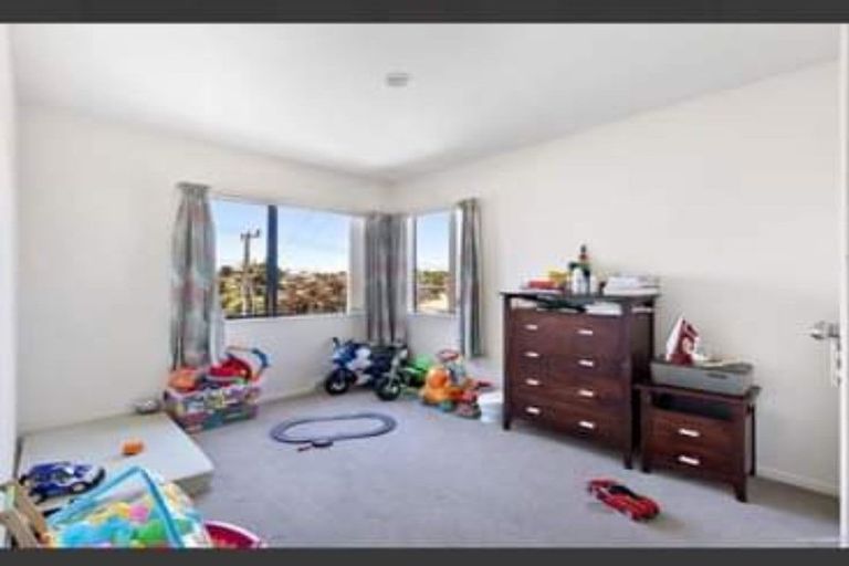 Photo of property in 1/44 Becroft Drive, Forrest Hill, Auckland, 0620