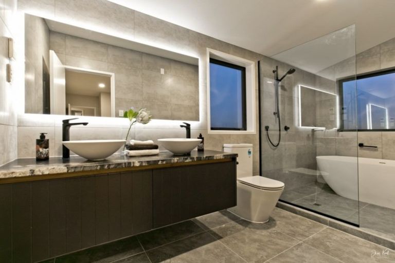 Photo of property in 21 Longshore Drive, Long Bay, Auckland, 0630