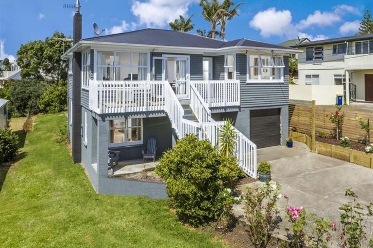 Photo of property in 127 Exmouth Road, Northcote, Auckland, 0627