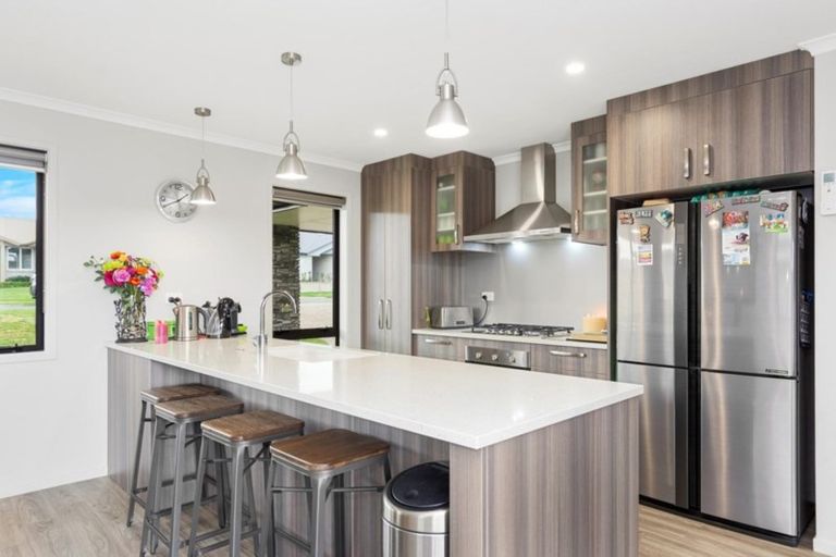 Photo of property in 60 Puhirake Crescent, Pyes Pa, Tauranga, 3112