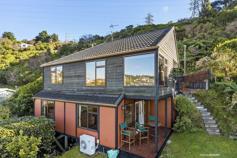 Photo of property in 20 Downing Street, Crofton Downs, Wellington, 6035