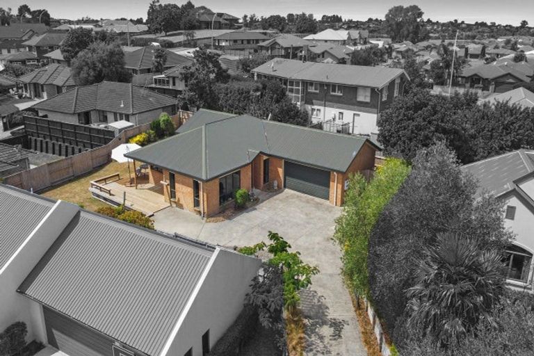 Photo of property in 32 Cranbrook Place, Rototuna North, Hamilton, 3210