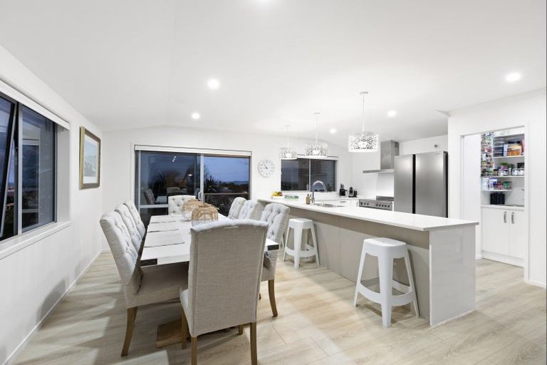 Photo of property in 33 The Ritz, Orewa, 0931