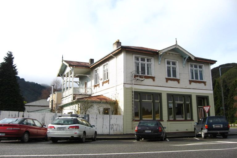 Photo of property in 28 Broadway, Reefton, 7830