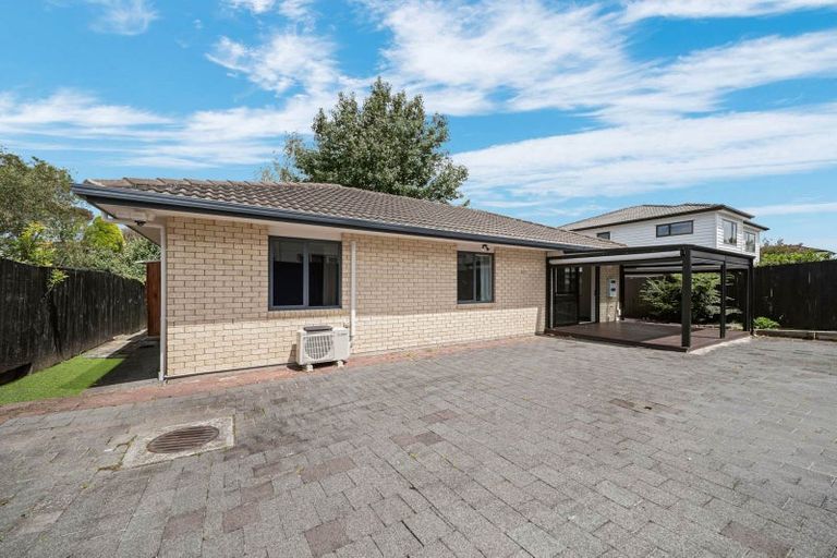 Photo of property in 69a Awaroa Road, Sunnyvale, Auckland, 0612