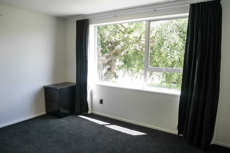 Photo of property in 93 Warren Crescent, Hillmorton, Christchurch, 8025