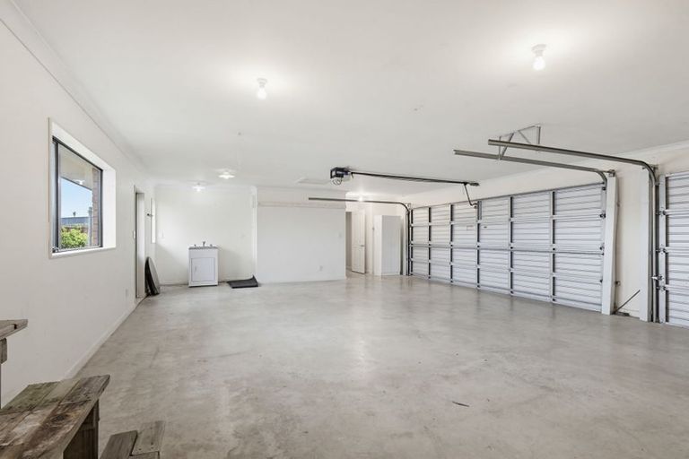 Photo of property in 66 Royal Oak Drive, Kelvin Grove, Palmerston North, 4414