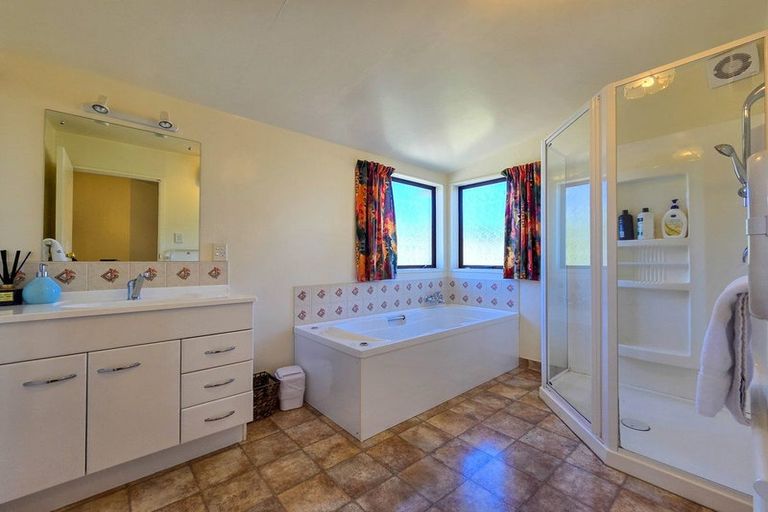 Photo of property in 1 Burnett Place, Lake Tekapo, 7999