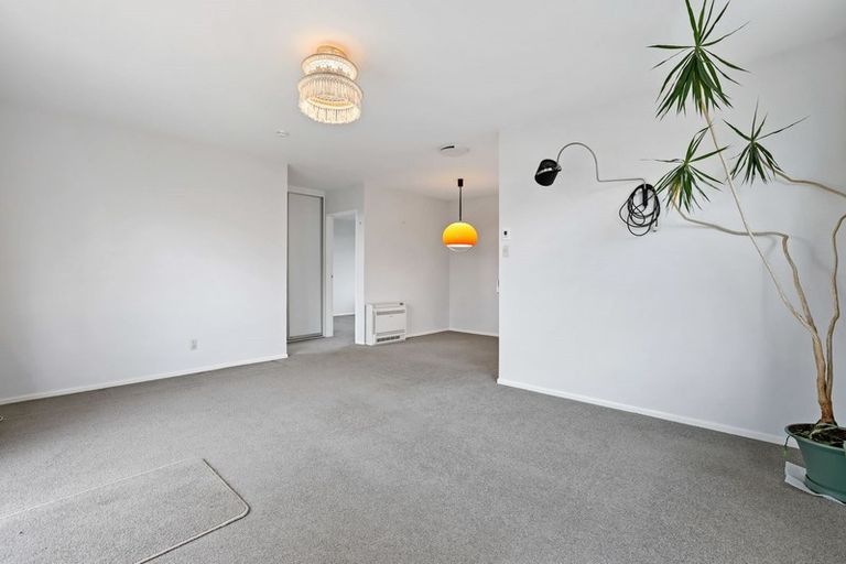 Photo of property in 2/144a Beach Road, North New Brighton, Christchurch, 8083