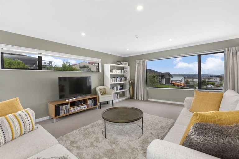 Photo of property in 5 Kahurangi Heights, Aotea, Porirua, 5024