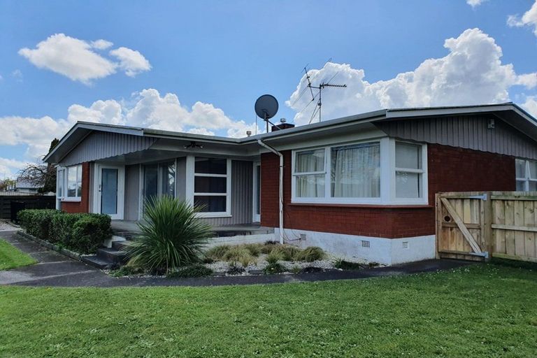 Photo of property in 1 Bowen Place, St Andrews, Hamilton, 3200