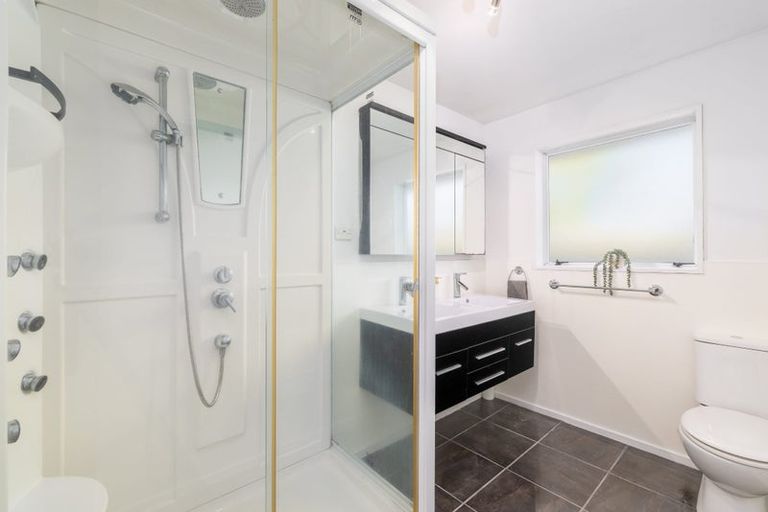 Photo of property in 2/52a Berkshire Drive, Avonhead, Christchurch, 8042