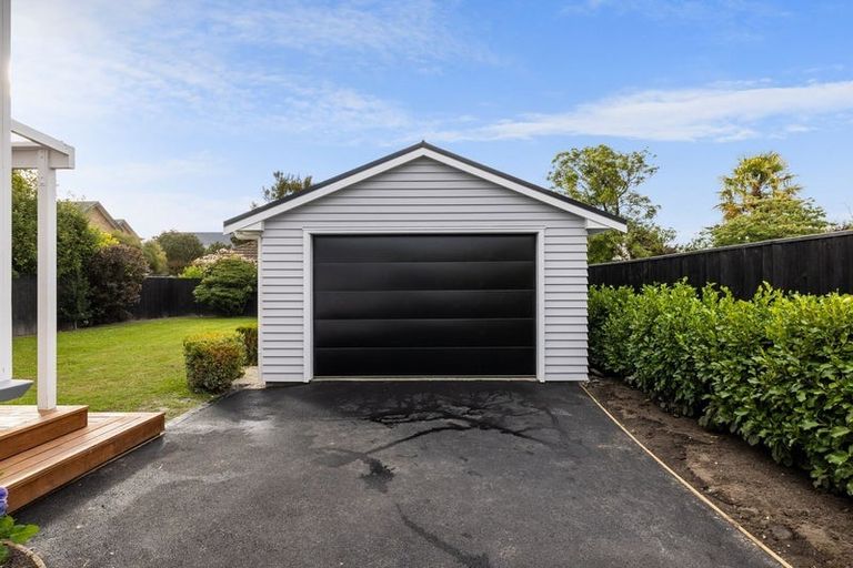 Photo of property in 8 Lothian Street, Ilam, Christchurch, 8041