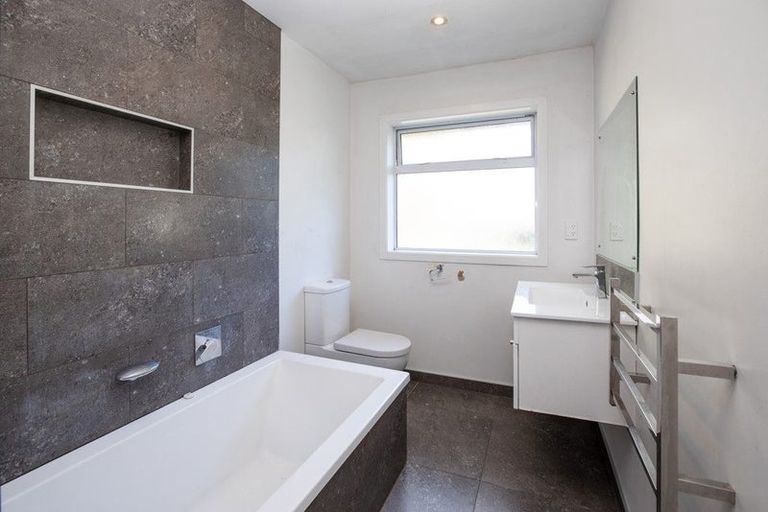 Photo of property in 79 Racecourse Road, Sockburn, Christchurch, 8042