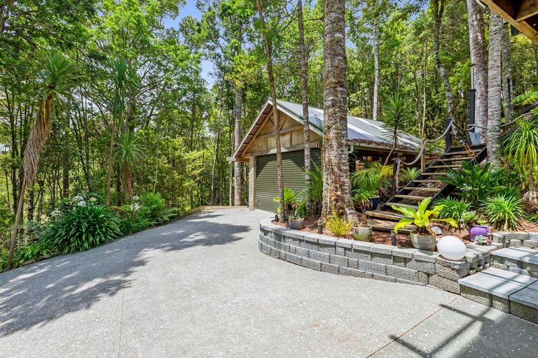 Photo of property in 93 Brick Bay Drive, Sandspit, Warkworth, 0982