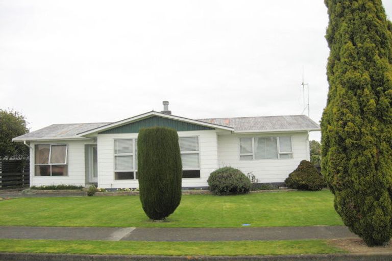 Photo of property in 15 Charles Street, Levin, 5510