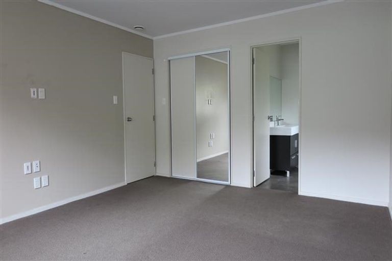 Photo of property in 11 Waimoko Glen, Swanson, Auckland, 0612