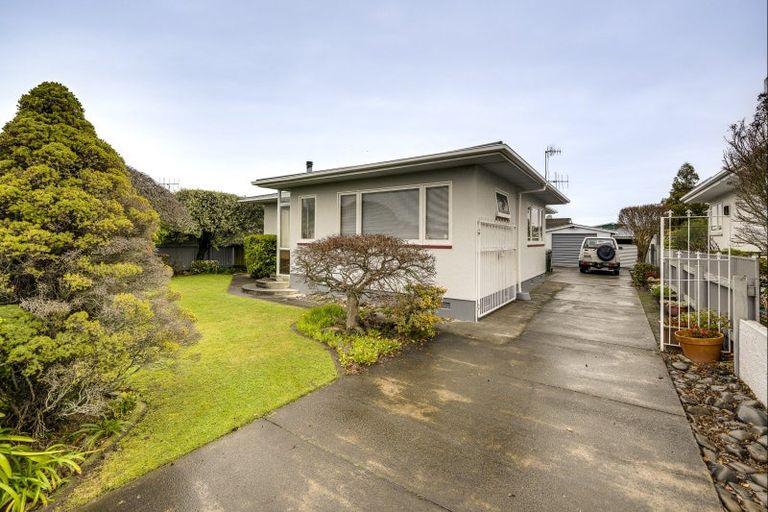 Photo of property in 220 Kennedy Road, Onekawa, Napier, 4110