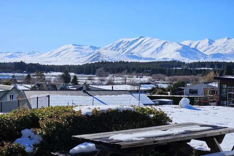 Photo of property in 12 O'neill Place, Lake Tekapo, 7999