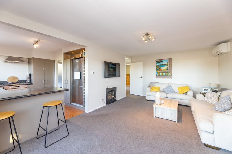 Photo of property in 523 Marine Parade, South New Brighton, Christchurch, 8062