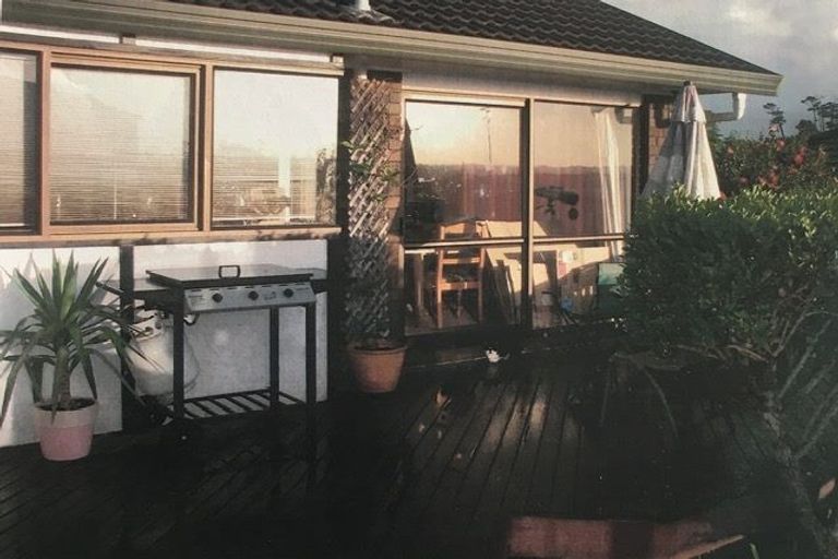 Photo of property in 39 Loloma Drive, Half Moon Bay, Auckland, 2012