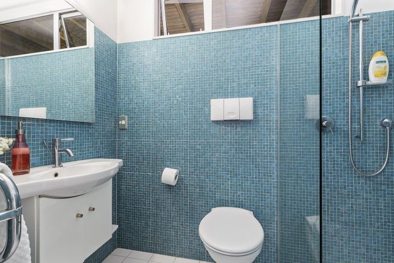 Photo of property in 121 Nevay Road, Miramar, Wellington, 6022