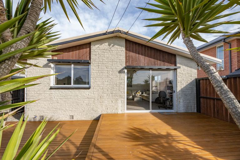 Photo of property in 523 Marine Parade, South New Brighton, Christchurch, 8062